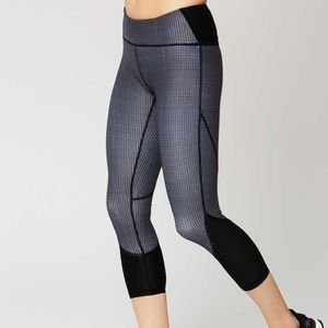 Vie Active Taryn Microgrid Crop Legging